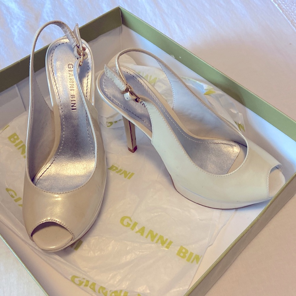 Gianni Bini peep toe heels